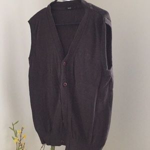 Men’s Sleeveless buttoned sweater
